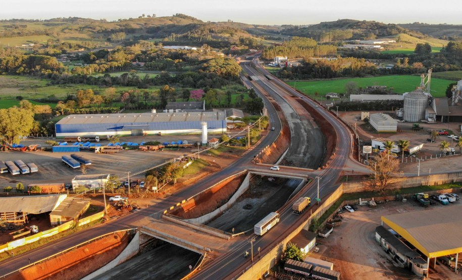 obra entre Irere e LondrinaFoto Gilson Abreu