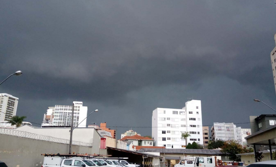 Copel tem 400 equipes em campo para restabelecer fornecimento
. Foto: Copel
