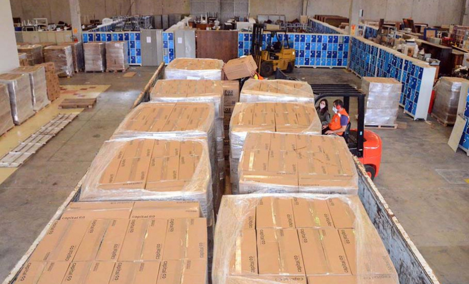 Governo entrega cestas básicas a catadores de materiais recicláveis. Foto: SUDIS