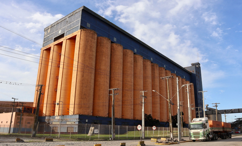 Silos públicos do Porto de Paranaguá registram desempenho recorde
Foto: Claudio Neves/Portos do Paraná