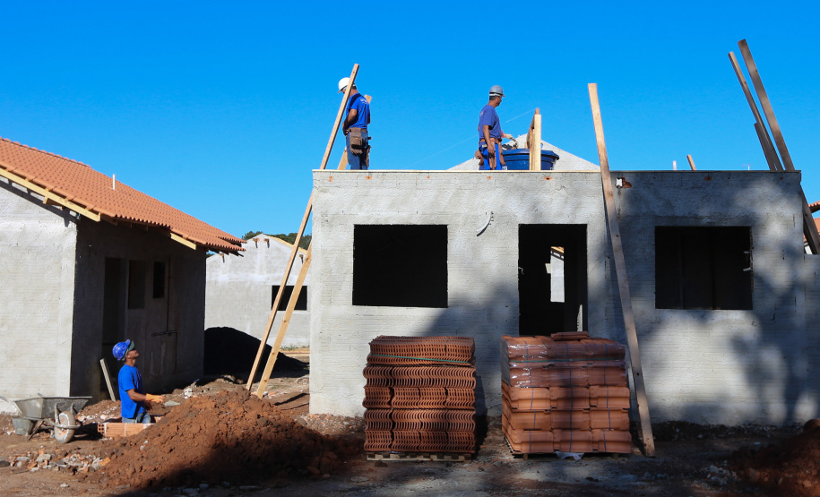 Obras da Cohapar mantêm mais de 5 mil empregos no Paraná
