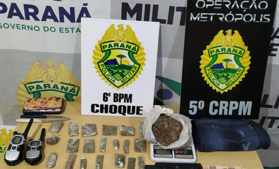 A Operação Metrópolis, ação conjunta entre as forças de segurança da região Oeste, resultou em 281 prisões e 61 mandados de Prisão cumpridos, além de 3,9 toneladas de drogas e 25 armas de fogo retiradas de circulação, entre os dias 26 de junho até esta segunda-feira (06/07). Foto:SESP