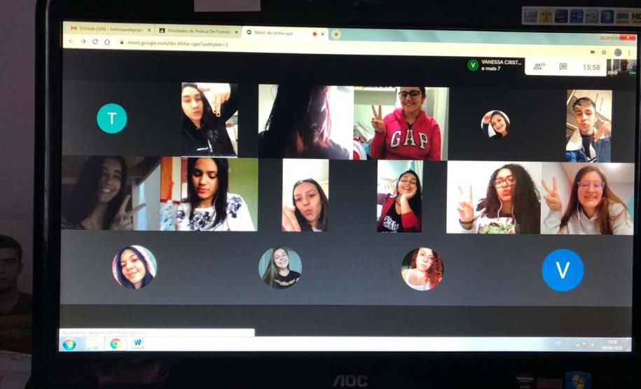 Professores promovem arraial virtual pelo Meet, com alunos. Foto:SEED