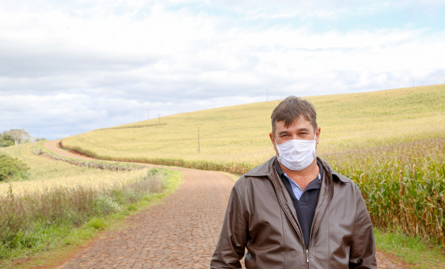 CHOPINZINHO - Devair Antônio Rchardo, dono de um aviário que fornece ração para as granjas de Porto Barreiro e arredores.