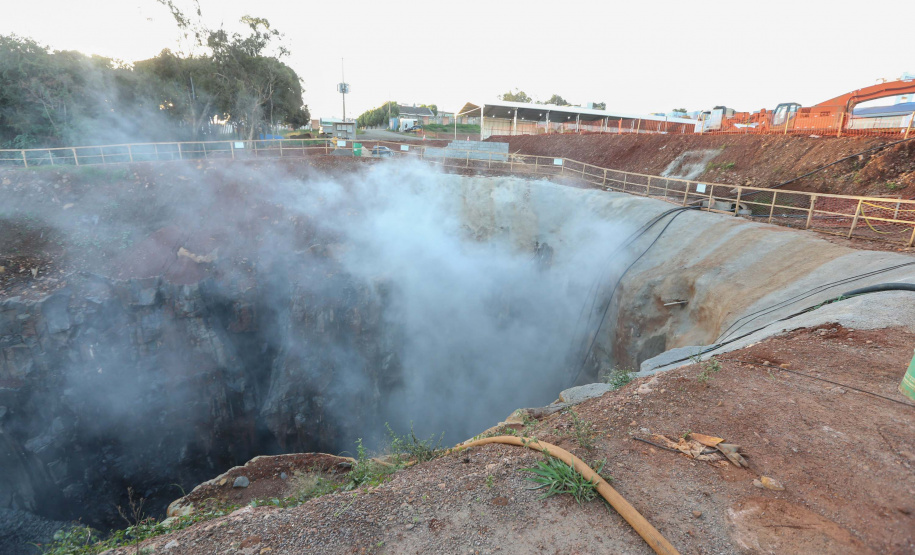 Tunel Fco Beltrao Construção de um túnel de 1,2 mil metros de extensão e oito metros de diâmetro, saindo do Parque de Exposições Jayme Canet Júnior e seguindo até o Rio Marrecas, pouco à frente do bairro Padre Ulrico. O túnel vai agilizar o escoamento da água para evitar que outros rios sejam represados e provoquem alagamentos na cidade de Francisco Beltrao. Foto: Geraldo Bubniak/AEN
