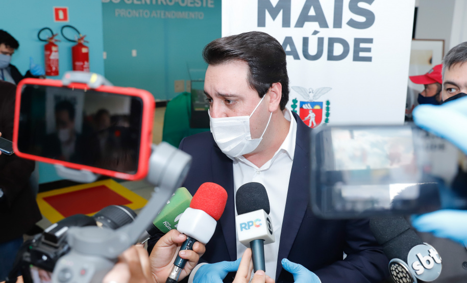 O governador Carlos Massa Ratinho Junior entregou nesta segunda-feira (13) a primeira fase das obras do Hospital Regional de Guarapuava, na Região Centro-Sul do Paraná. O complexo médico vai funcionar inicialmente para atendimento exclusivo de pacientes infectados pelo novo coronavírus.