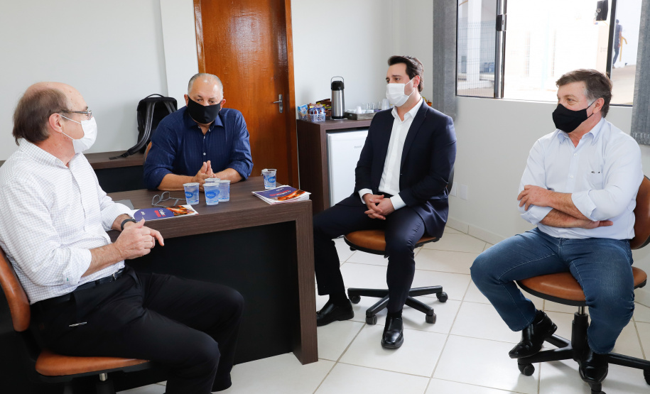 O governador Carlos Massa Ratinho Junior visitou nesta segunda-feira (13) o frigorífico Levo Alimentos, em Umuarama, inaugurado na semana passada, e destacou a geração de empregos no setor.