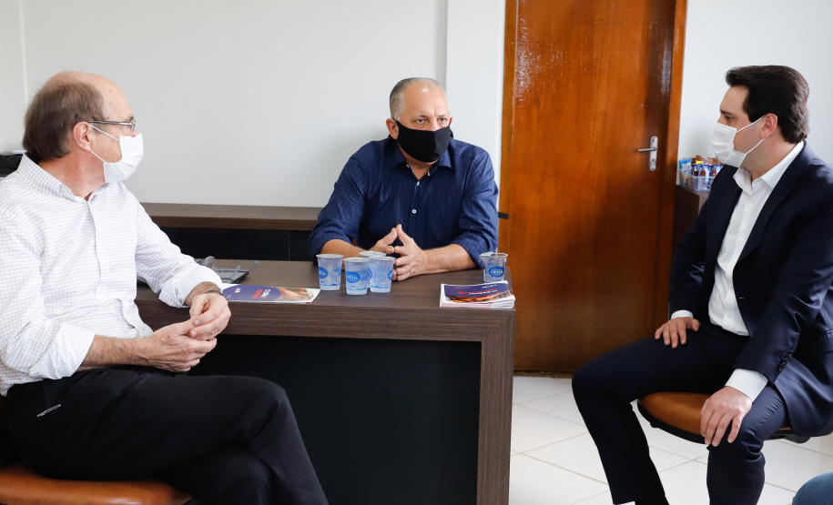 O governador Carlos Massa Ratinho Junior visitou nesta segunda-feira (13) o frigorífico Levo Alimentos, em Umuarama, inaugurado na semana passada, e destacou a geração de empregos no setor.