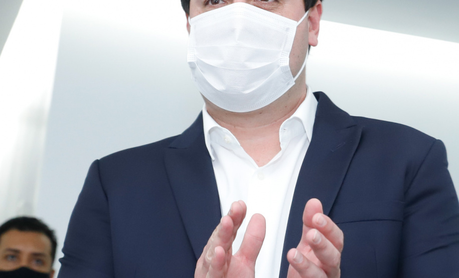 O governador Carlos Massa Ratinho Junior entregou nesta segunda-feira (13) dez novos leitos de Unidade de Terapia Intensiva (UTI) para o Hospital Cemil, em Umuarama, no Noroeste do Estado.