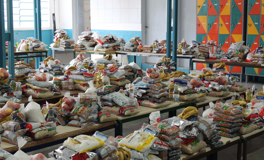 Escolas estaduais distribuem kits de merenda nesta sexta-feira (17).Foto:SEED
