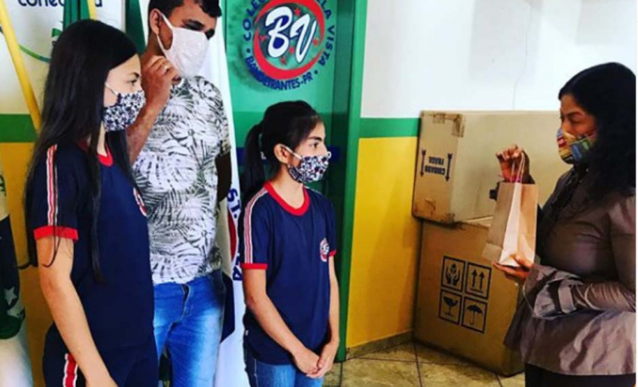 Campanha arrecada mais de 100 celulares para alunos com dificuldade de acesso às ferramentas on-line. Foto:SEED