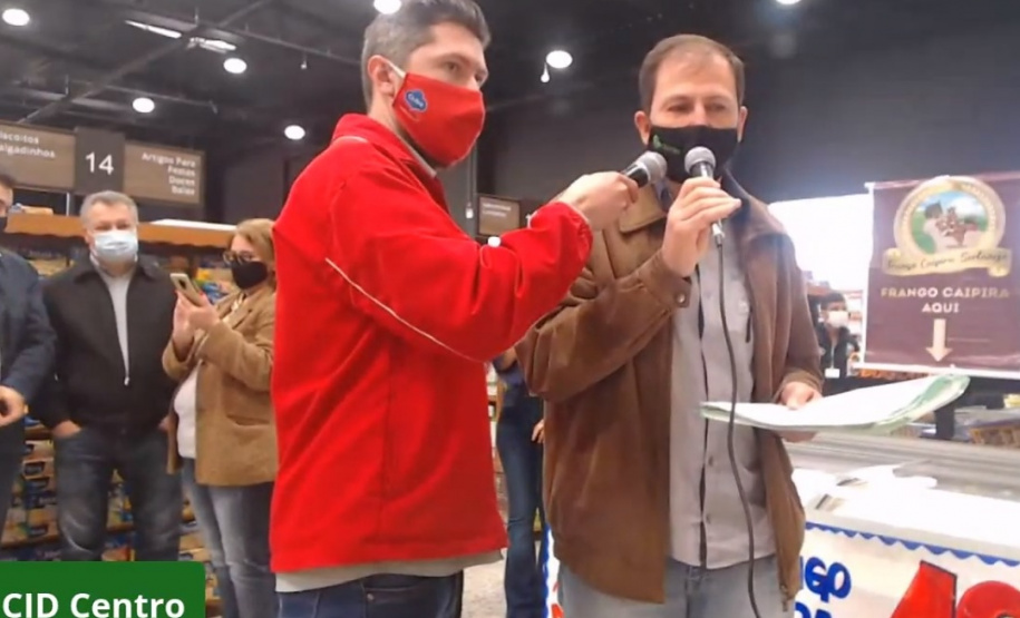 Consórcio de 30 municípios possibilita que agroindústrias ampliem o número de consumidores, a partir da regularização perante o sistema de inspeção municipal.
Foto: Seab