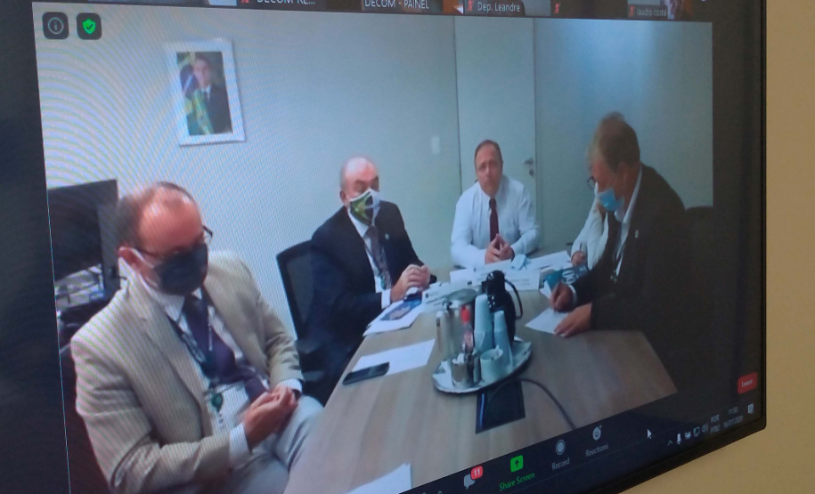 O secretário de Estado da Saúde Beto Preto participou de uma videoconferência nesta quinta-feira (16) com os integrantes da Comissão Externa de Enfrentamento da Pandemia da Covid-19 da Câmara dos Deputados. Participaram o ministro interino da Saúde, Eduardo Pazuello, e a bancada federal do Paraná para discutir a situação pandemia. Foto:  Antonio Américo/SESA