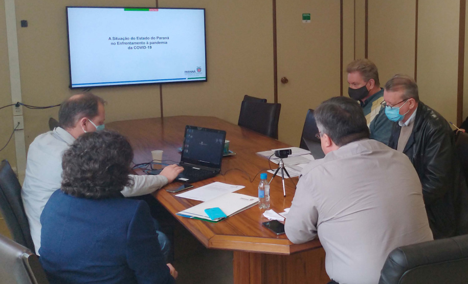 O secretário de Estado da Saúde Beto Preto participou de uma videoconferência nesta quinta-feira (16) com os integrantes da Comissão Externa de Enfrentamento da Pandemia da Covid-19 da Câmara dos Deputados. Participaram o ministro interino da Saúde, Eduardo Pazuello, e a bancada federal do Paraná para discutir a situação pandemia. Foto:  Antonio Américo/SESA