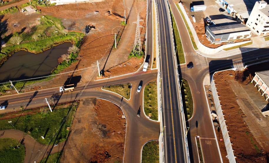 Trincheira Fco Beltrao Trincheira no acesso ao bairro Padre Ulrico, no cruzamento da Avenida Natalino Faust com a Rua Marília em Francisco Beltrao.Foto: Geraldo Bubniak/AEN