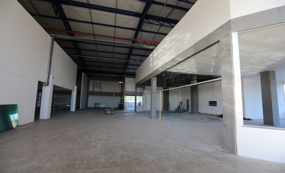 Rodoviaria Fco Beltrao Obras da nova rodoviária de Francisco Beltrao com mais de 6.300 m², que contará 12 plataformas para ônibus, além de lojas, guichês, restaurantes, espaço para taxistas e mototaxistas, jardim no centro e salas de espera para os usuários. A construcao do Terminal Rodoviario faz parte do Plano de Apoio ao Desenvolvimento dos Municipios - PAMFoto: Geraldo Bubniak/AEN