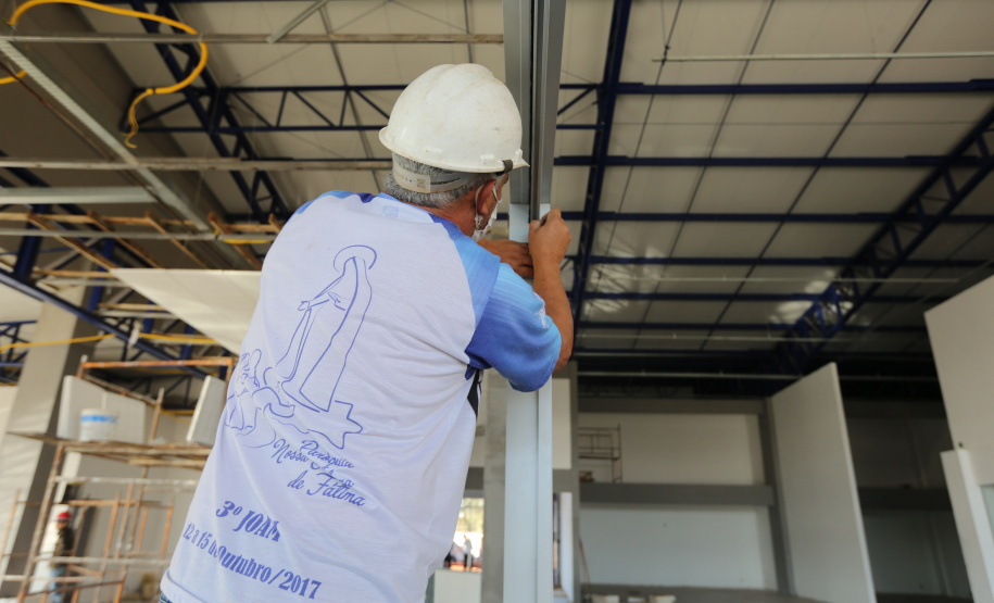 Rodoviaria Fco Beltrao Obras da nova rodoviária de Francisco Beltrao com mais de 6.300 m², que contará 12 plataformas para ônibus, além de lojas, guichês, restaurantes, espaço para taxistas e mototaxistas, jardim no centro e salas de espera para os usuários. A construcao do Terminal Rodoviario faz parte do Plano de Apoio ao Desenvolvimento dos Municipios - PAMFoto: Geraldo Bubniak/AEN