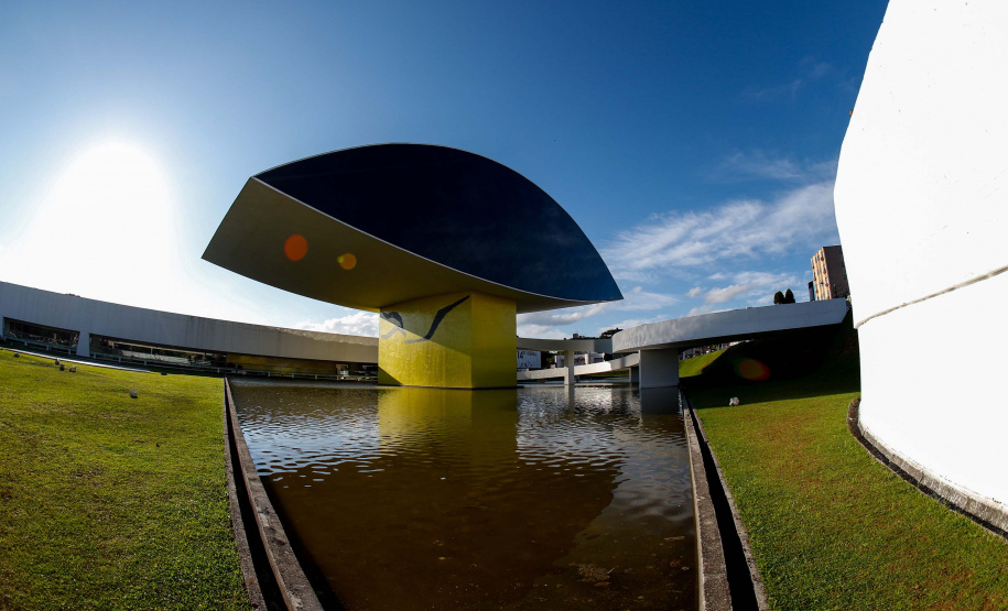 MON conquista público fora do Brasil com a versão virtual do programa Arte para Maiores