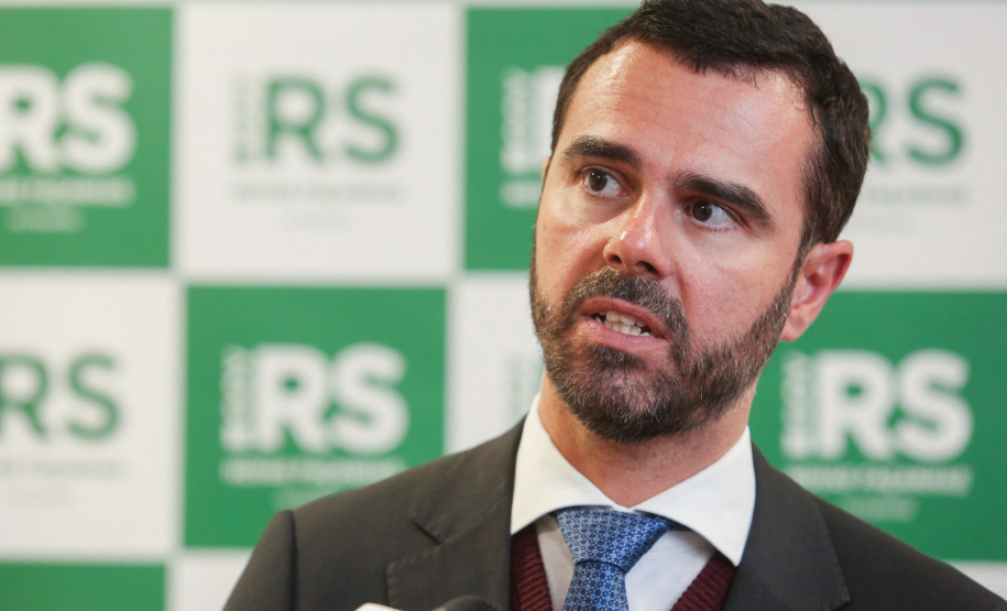 Para ampliar o debate acerca dos efeitos da Covid-19 nos estados e discutir os desafios gerados pela pandemia, bem como buscar soluções conjuntas, a Secretaria da Fazenda do Paraná realiza no próximo dia 24/07 o 2º Webinar Impactos da Pandemia: Desafios e Oportunidades no Setor Público