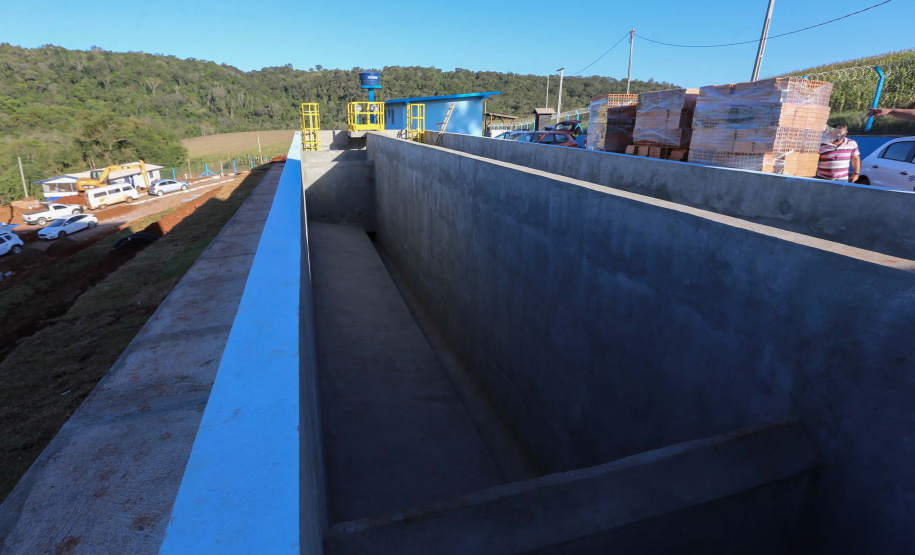 Barragem Cascavel As obras da nova captação de água de Cascavel nas margens do Rio São José, no Distrito de São Salvador, a barragem no rio, as estações de bombeamento e um desarenador, que terá a função de retirar os materiais mais pesados da água, como areia e terra. A nova estrutura ampliará em 25% a capacidade de tratamento de água no município.Foto: Geraldo Bubniak/AEN