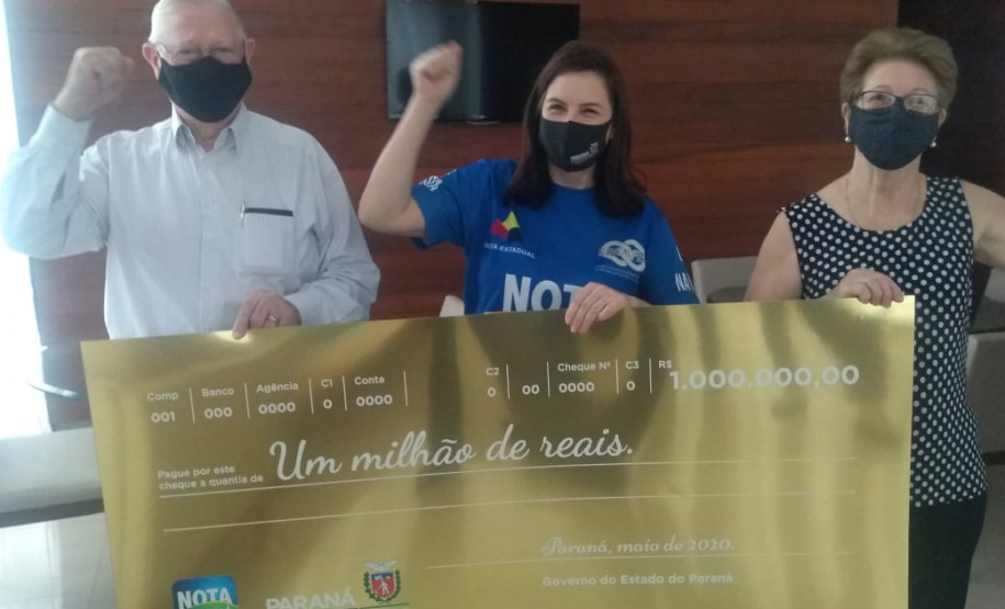 Nota Paraná entrega cheques de R$ 1 milhão e de R$ 200 mil aos sorteados de julho. Foto:SEFA