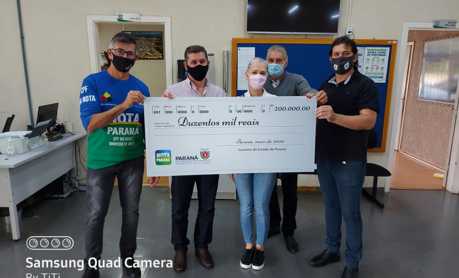 Nota Paraná entrega cheques de R$ 1 milhão e de R$ 200 mil aos sorteados de julho. Foto:SEFA