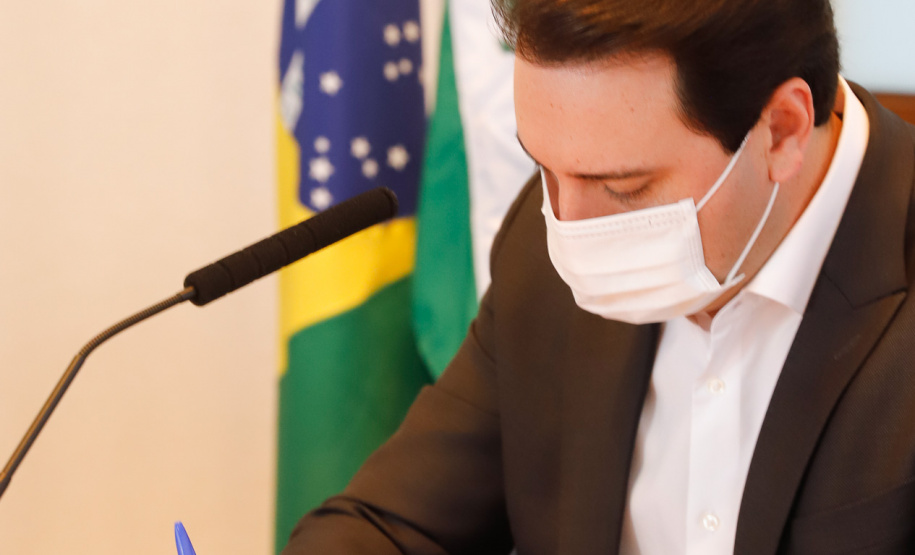 O governador Carlos Massa Ratinho Junior se reuniu por videoconferência nesta segunda-feira (20) com os 30 deputados federais que representam o Paraná em Brasília para discutir modelagem, obras e trechos previstos no novo Anel de Integração