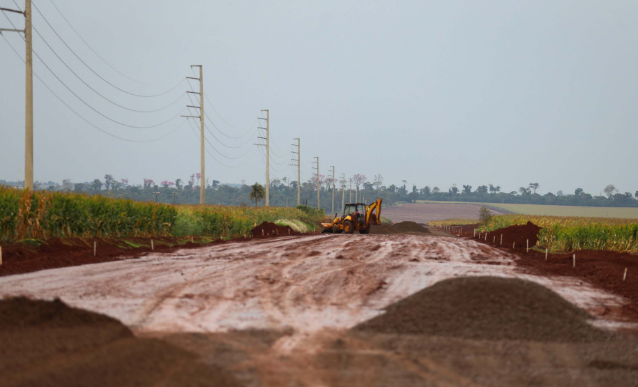 Contorno Palotina Obras do contorno viário de Palotina que terá extensão de cerca de 16 km e está sendo construído para desviar o trânsito de caminhões do centro da cidade.Foto: Geraldo Bubniak/AEN