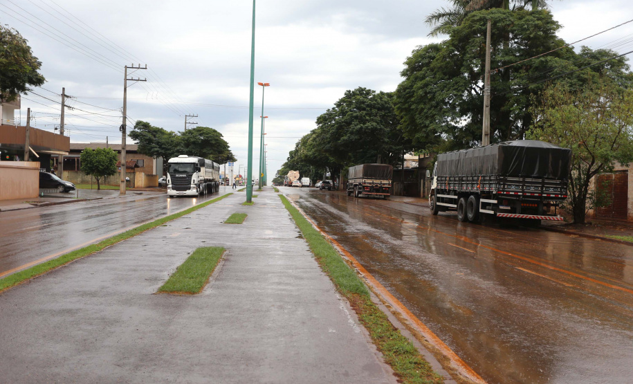 Contorno Palotina Obras do contorno viário de Palotina que terá extensão de cerca de 16 km e está sendo construído para desviar o trânsito de caminhões do centro da cidade.Foto: Geraldo Bubniak/AEN
