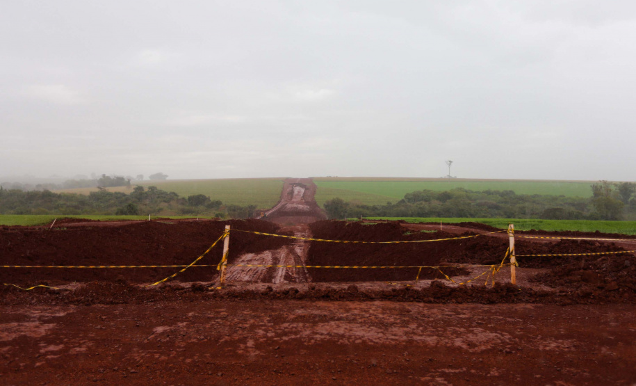 Contorno Palotina Obras do contorno viário de Palotina que terá extensão de cerca de 16 km e está sendo construído para desviar o trânsito de caminhões do centro da cidade.Foto: Geraldo Bubniak/AEN