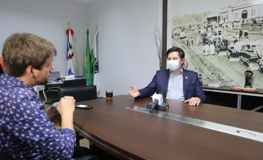 Contorno Palotina Obras do contorno viário de Palotina que terá extensão de cerca de 16 km e está sendo construído para desviar o trânsito de caminhões do centro da cidade. Entrevista com o Prefeito Jucenir Stentzler. Foto: Geraldo Bubniak/AEN