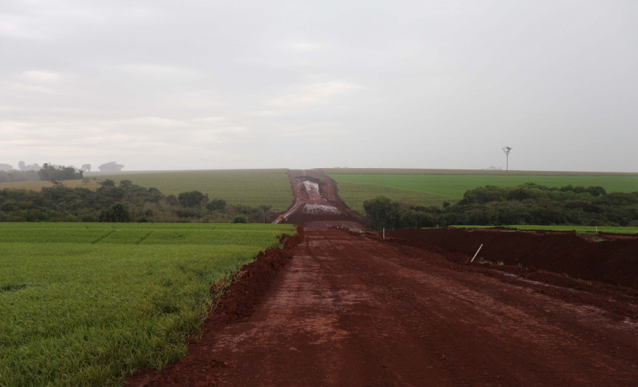 Contorno Palotina Obras do contorno viário de Palotina que terá extensão de cerca de 16 km e está sendo construído para desviar o trânsito de caminhões do centro da cidade.Foto: Geraldo Bubniak/AEN