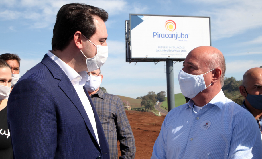 Piracanjuba São Jorge D'Oeste, município com pouco mais de 9 mil habitantes, no Sudoeste do Paraná, vai abrigar a maior fábrica de queijo do Brasil. A unidade é da Piracanjuba e ficará em um espaço de 48,74 hectares, nas margens da PR-281. O anúncio foi feito nesta terça-feira (21), em solenidade com a presença do governador Carlos Massa Ratinho Junior. Ari Dias/AEN