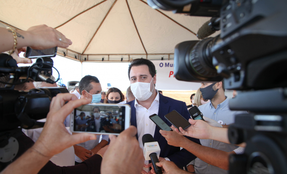 Piracanjuba São Jorge D'Oeste, município com pouco mais de 9 mil habitantes, no Sudoeste do Paraná, vai abrigar a maior fábrica de queijo do Brasil. A unidade é da Piracanjuba e ficará em um espaço de 48,74 hectares, nas margens da PR-281. O anúncio foi feito nesta terça-feira (21), em solenidade com a presença do governador Carlos Massa Ratinho Junior. Ari Dias/AEN