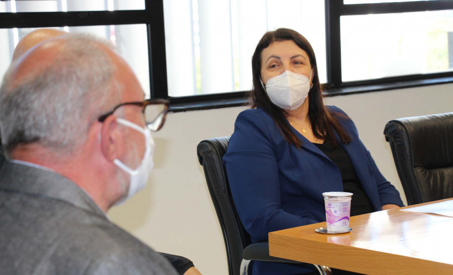 Para levar mais inclusão aos paranaenses, a Secretaria da Justiça, Família e Trabalho do Governo, em parceria com a Companhia de Habitação do Paraná e as Prefeituras de Santa Cruz do Monte Castelo e Querência do Norte firmaram nesta terça-feira (21) um plano de trabalho para construção de 71 unidades habitacionais