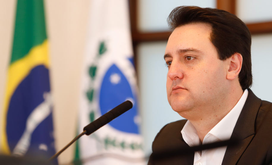 O governador Carlos Massa Ratinho Junior conheceu nesta quarta-feira (22) um projeto elaborado pela empresa Terminal de Contêineres de Paranaguá (TCP), que planeja investir cerca de R$ 2,5 bilhões nos próximos anos no Porto de Paranaguá e gerar 10 mil empregos.