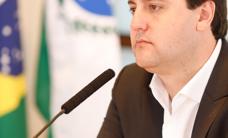 O governador Carlos Massa Ratinho Junior conheceu nesta quarta-feira (22) um projeto elaborado pela empresa Terminal de Contêineres de Paranaguá (TCP), que planeja investir cerca de R$ 2,5 bilhões nos próximos anos no Porto de Paranaguá e gerar 10 mil empregos.