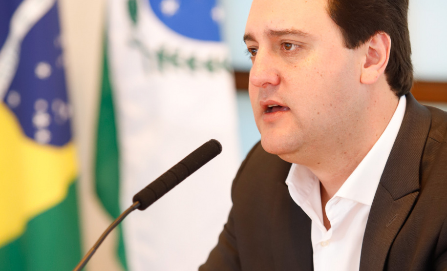 O governador Carlos Massa Ratinho Junior conheceu nesta quarta-feira (22) um projeto elaborado pela empresa Terminal de Contêineres de Paranaguá (TCP), que planeja investir cerca de R$ 2,5 bilhões nos próximos anos no Porto de Paranaguá e gerar 10 mil empregos.