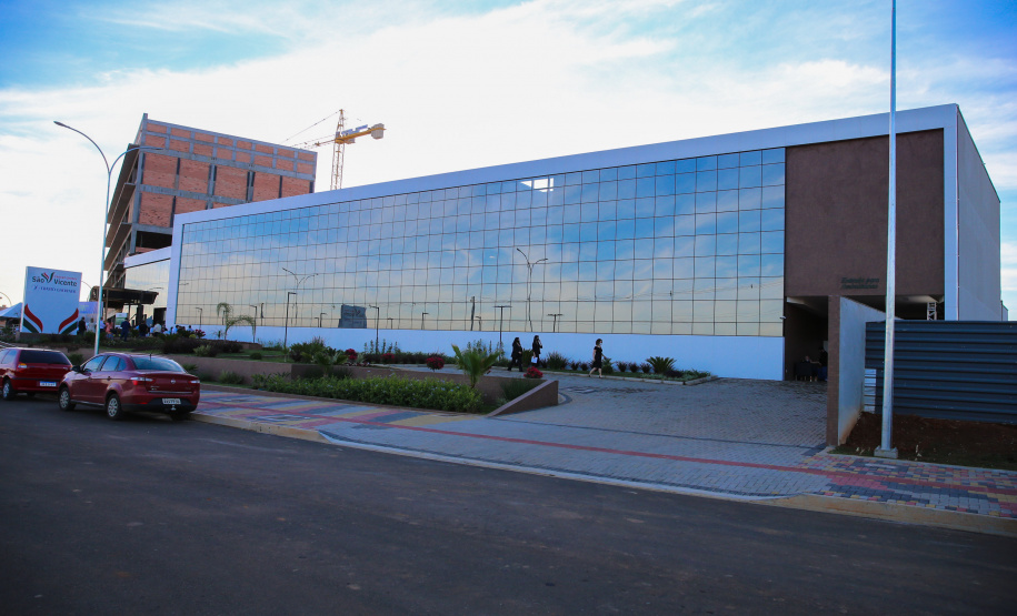Cancer Center Guarapuava Foi inaugurada nesta quarta-feira (22) a primeira etapa do Cancer Center de Guarapuava, na região central do Estado. O prédio abriga a ala de quimioterapia e o Instituto para a Pesquisa do Câncer (IPEC), um dos maiores centros de pesquisa genômica do País.
22/07/2020 - Foto: Geraldo Bubniak/AEN