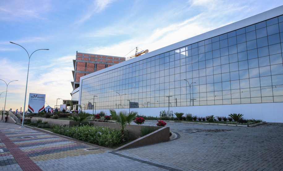 Cancer Center Guarapuava Foi inaugurada nesta quarta-feira (22) a primeira etapa do Cancer Center de Guarapuava, na região central do Estado. O prédio abriga a ala de quimioterapia e o Instituto para a Pesquisa do Câncer (IPEC), um dos maiores centros de pesquisa genômica do País.
22/07/2020 - Foto: Geraldo Bubniak/AEN