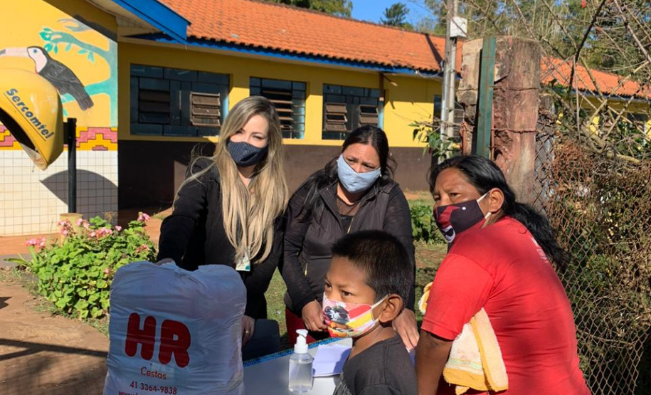 Cestas básicas são entregues às famílias com as crianças e adolescentes indígenas e de comunidades tradicionais
. Foto:SEJUF