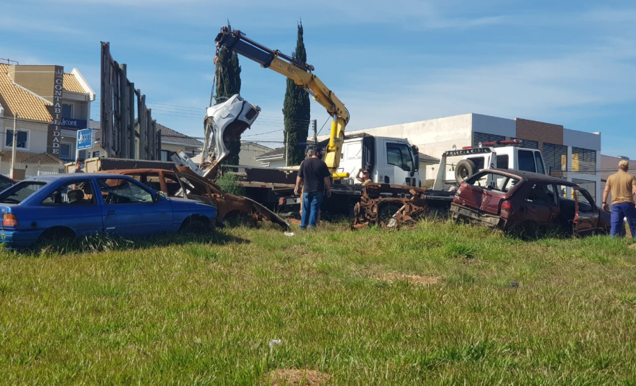 Segurança retira veículos da Delegacia de Fazenda Rio Grande
.Foto:SESP