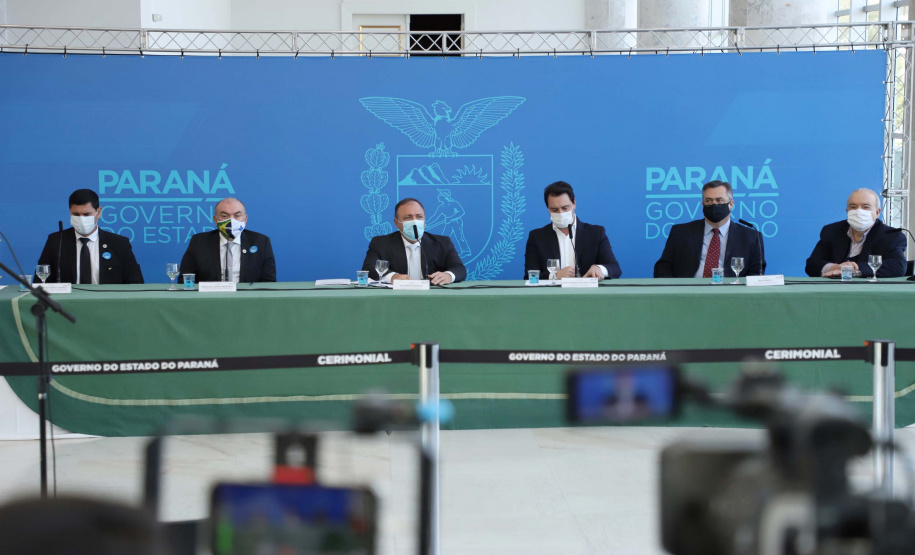 Governador Carlos Massa Ratinho Junior, recebe o ministro interino Eduardo Pazuello.