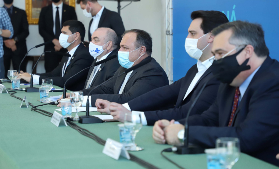 Governador Carlos Massa Ratinho Junior, recebe o ministro interino Eduardo Pazuello.