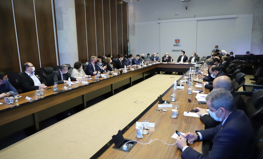 Governador Carlos Massa Ratinho Junior, recebe o ministro interino Eduardo Pazuello.