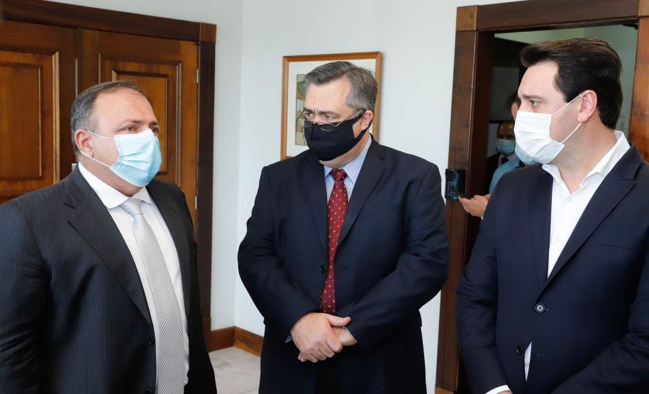 Governador Carlos Massa Ratinho Junior, recebe o ministro interino Eduardo Pazuello.