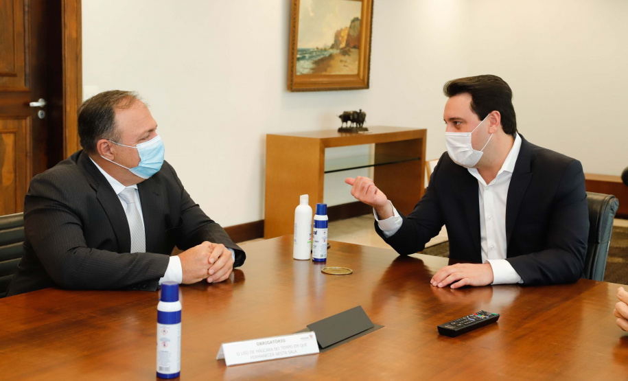 Governador Carlos Massa Ratinho Junior, recebe o ministro interino Eduardo Pazuello.