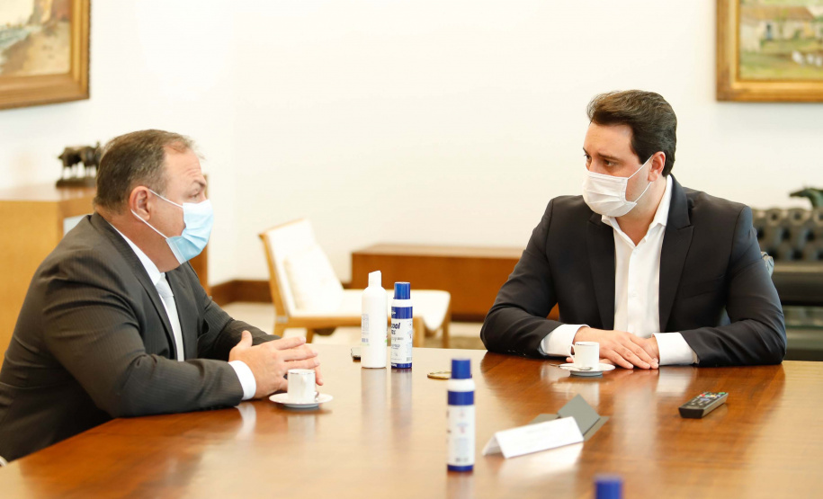 Governador Carlos Massa Ratinho Junior, recebe o ministro interino Eduardo Pazuello.