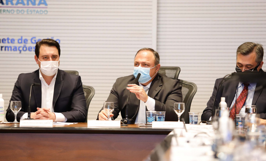 Governador Carlos Massa Ratinho Junior, recebe o ministro interino Eduardo Pazuello.