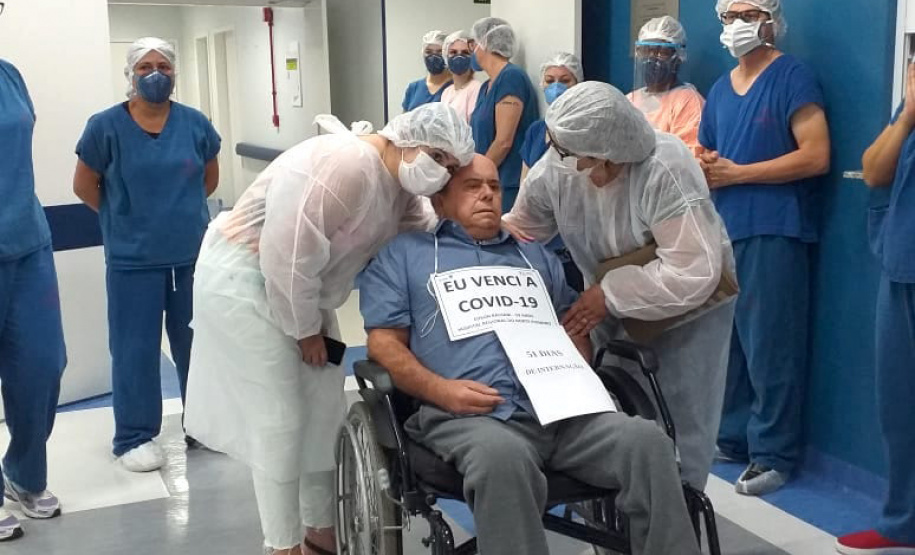 Paciente com Covid-19 recebe alta após 51 dias internado em Santo Antônio da Platina.Foto:SESA